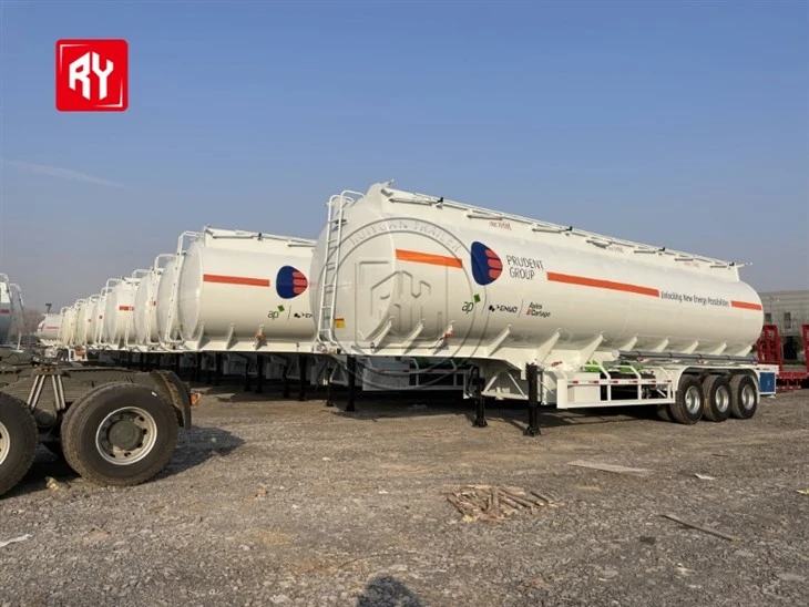 3 Axle Oil Tanker Trailer high quality